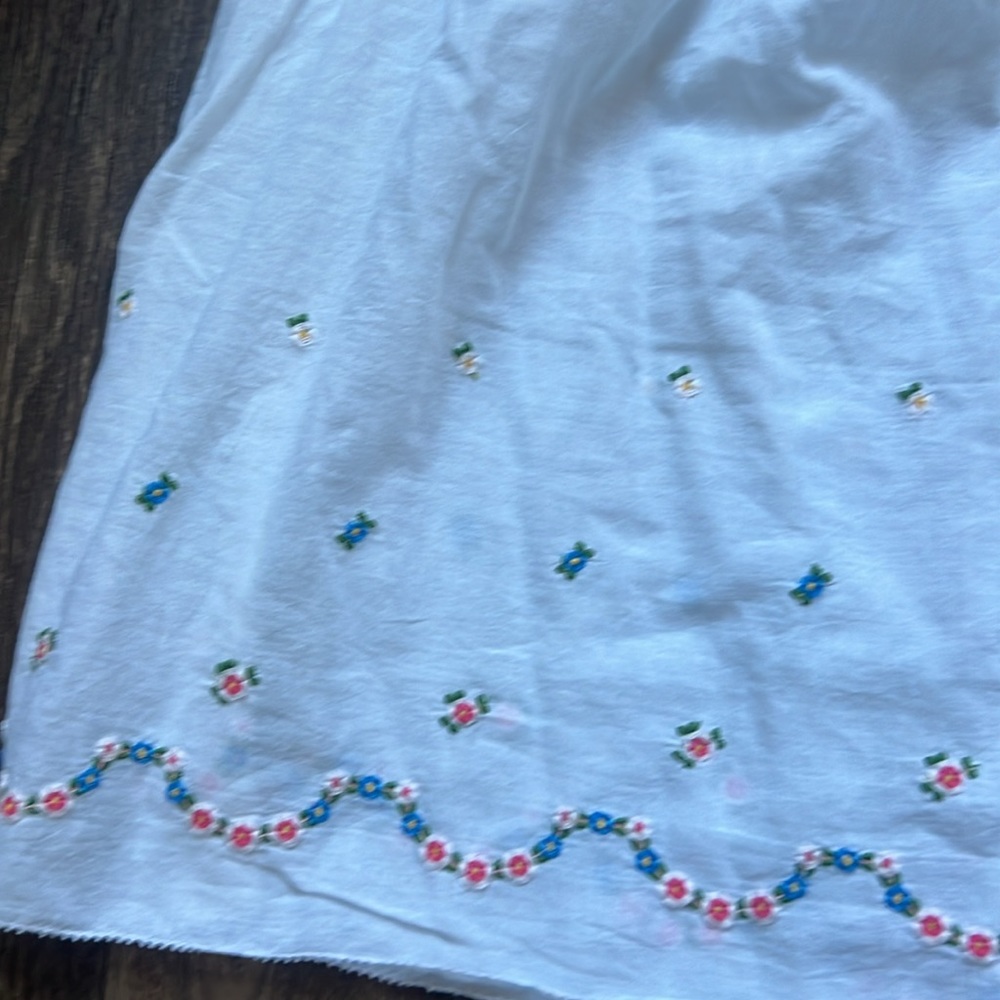 Marie Louise De Monterey Floral Embroidered Top - Picture 2 of 5